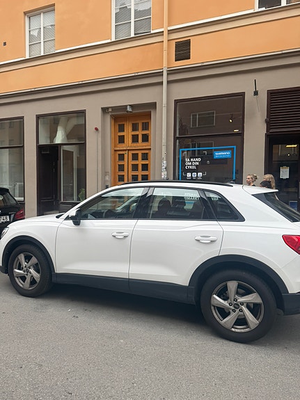 Audi Q3 4 of 5
