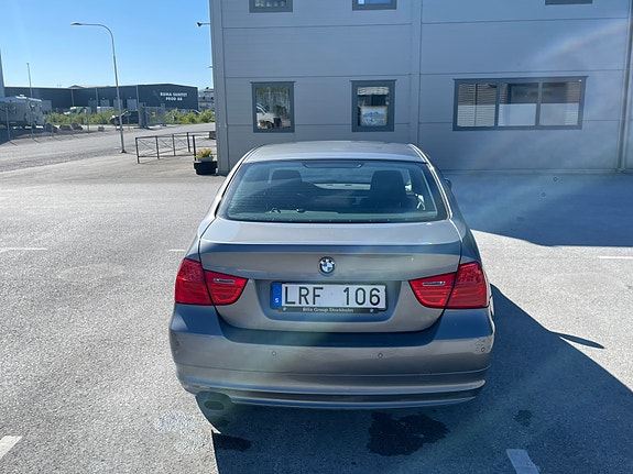 BMW 318i 6 of 6
