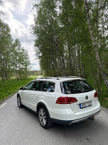 Volkswagen Passat Alltrack 4 of 5
