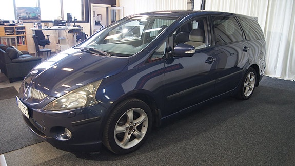 Mitsubishi Grandis 4 of 5