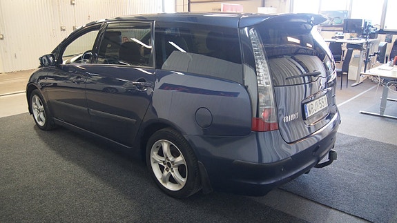 Mitsubishi Grandis 3 of 5
