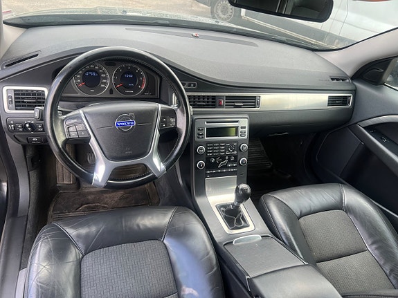 Volvo V70 9 of 26