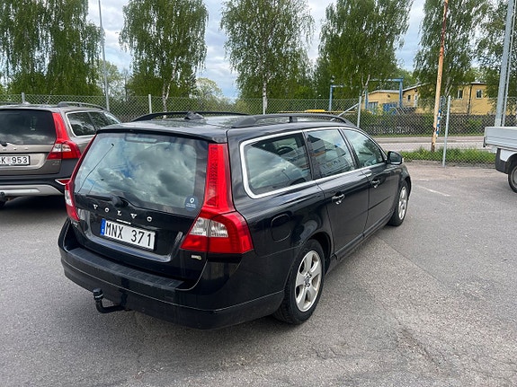 Volvo V70 17 of 26
