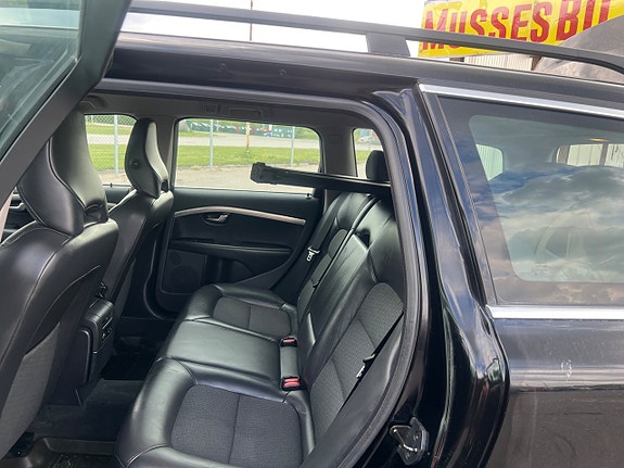 Volvo V70 11 of 26