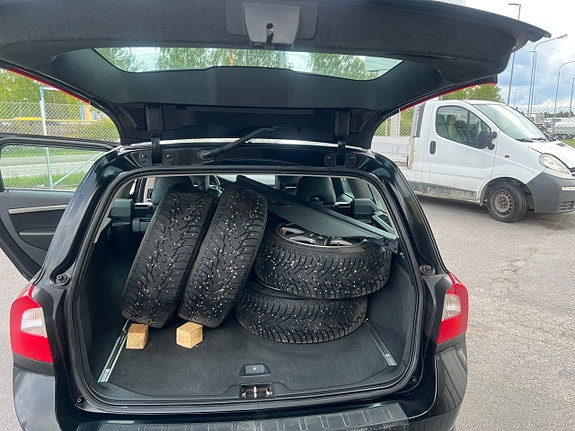 Volvo V70 8 of 26