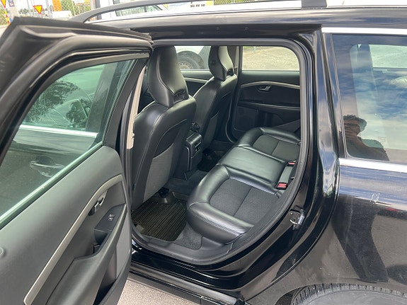 Volvo V70 12 of 26