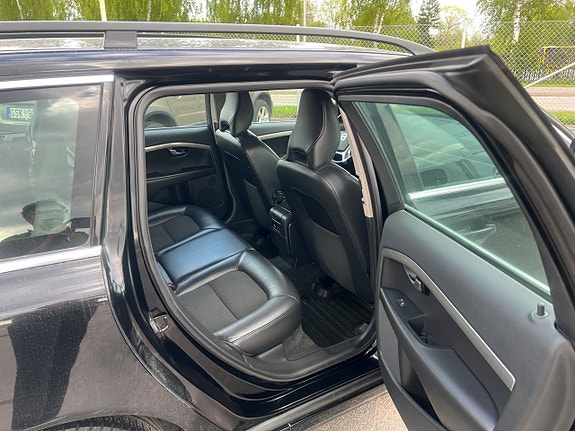 Volvo V70 15 of 26