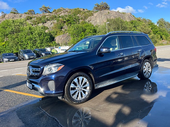 Mercedes-Benz GLS450 2 of 8