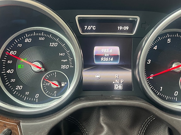Mercedes-Benz GLS450 5 of 8