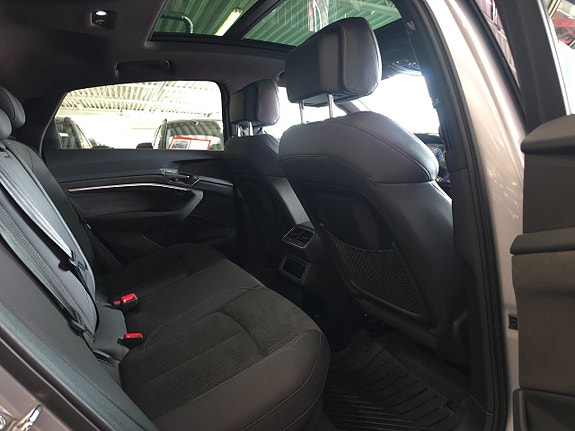 Audi e-tron Sportback 11 of 16