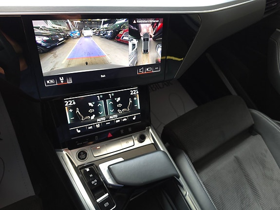 Audi e-tron Sportback 13 of 16