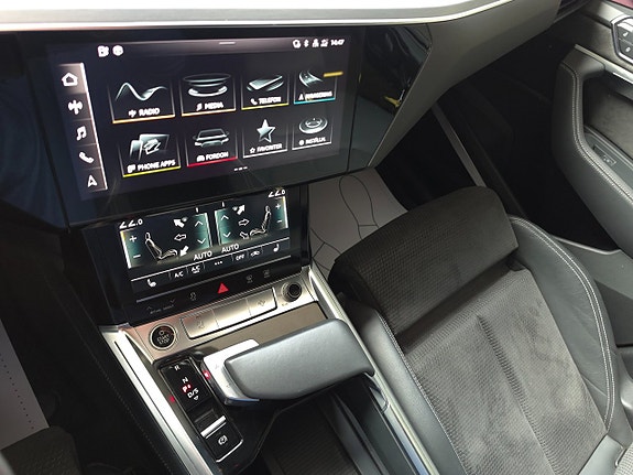 Audi e-tron Sportback 15 of 16