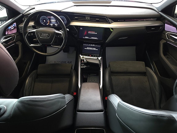 Audi e-tron Sportback 8 of 16