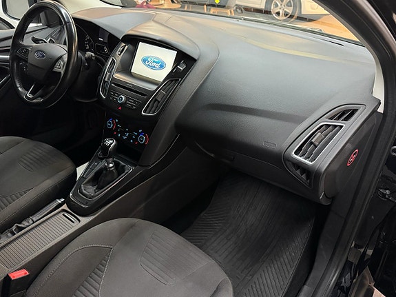 Ford Focus 8 of 16
