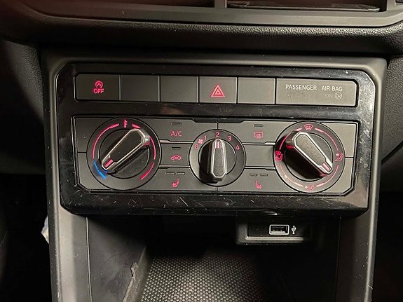 Volkswagen T-Cross 17 of 19