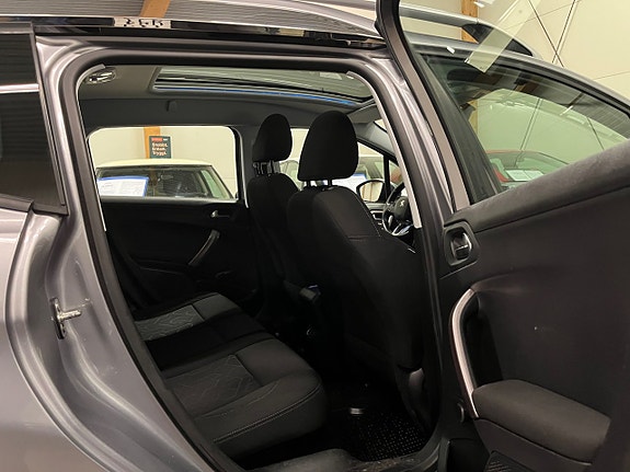 Peugeot 2008 11 of 18