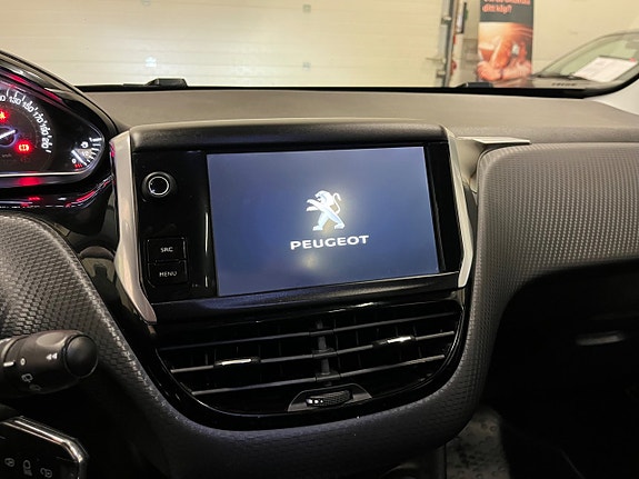 Peugeot 2008 15 of 18