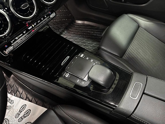 Mercedes-Benz CLA250 e 18 of 22