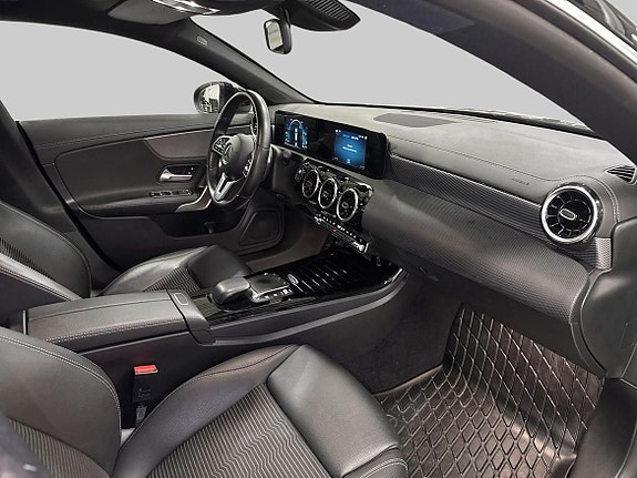 Mercedes-Benz CLA250 e 10 of 22