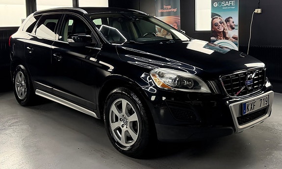 Volvo XC60 2 of 5