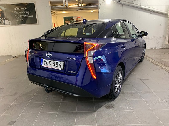 Toyota Prius 5 of 5