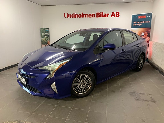 Toyota Prius 3 of 5