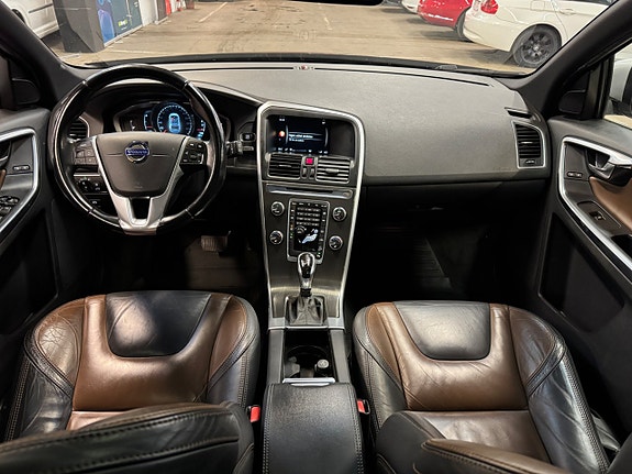 Volvo XC60 13 of 27