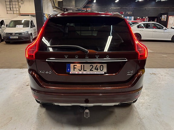 Volvo XC60 8 of 27