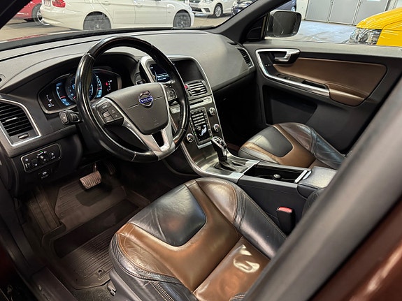 Volvo XC60 10 of 27
