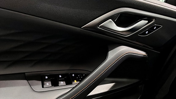 MG HS 23 of 25
