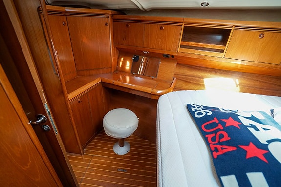 Jeanneau 49i 12 of 24