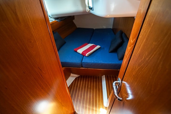 Jeanneau 49i 16 of 24