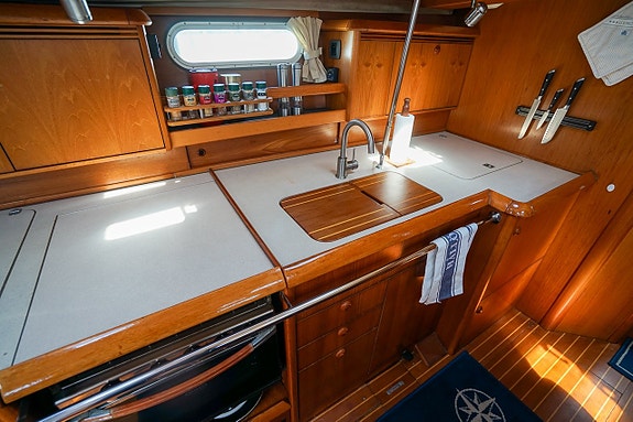 Jeanneau 49i 6 of 24