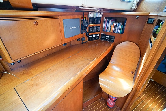 Jeanneau 49i 8 of 24