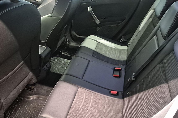 Peugeot 2008 17 of 20