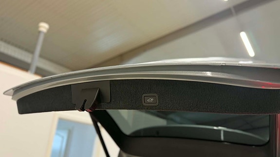 Volvo XC60 19 of 21