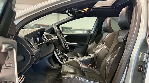 Volvo XC60 9 of 21