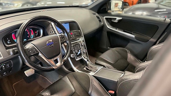 Volvo XC60 10 of 21