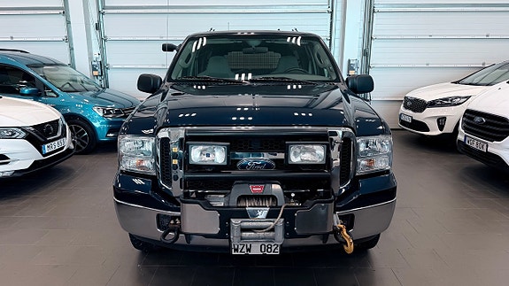 Ford Excursion 2 of 5