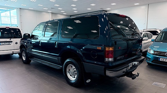 Ford Excursion 7 of 26