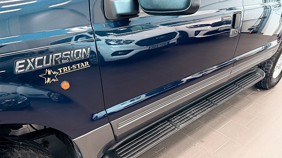 Ford Excursion 15 of 26