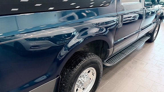 Ford Excursion 12 of 26