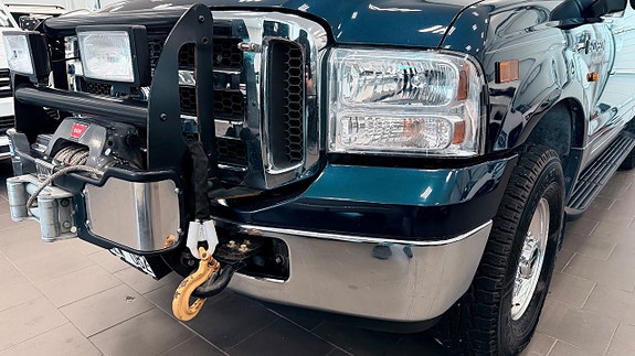 Ford Excursion 6 of 26