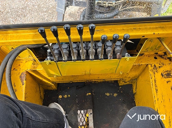 Traktor - Volvo BM 675 med Mowi 250 skogsvagn och kran 22 of 30