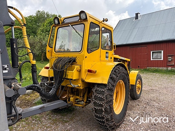 Traktor - Volvo BM 675 med Mowi 250 skogsvagn och kran 7 of 30