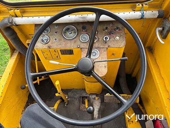 Traktor - Volvo BM 675 med Mowi 250 skogsvagn och kran 14 of 30