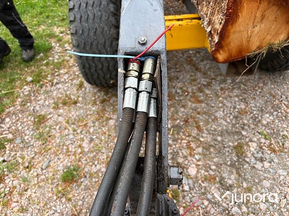 Traktor - Volvo BM 675 med Mowi 250 skogsvagn och kran 25 of 30