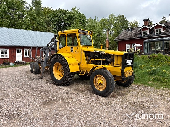 Traktor - Volvo BM 675 med Mowi 250 skogsvagn och kran 3 of 30