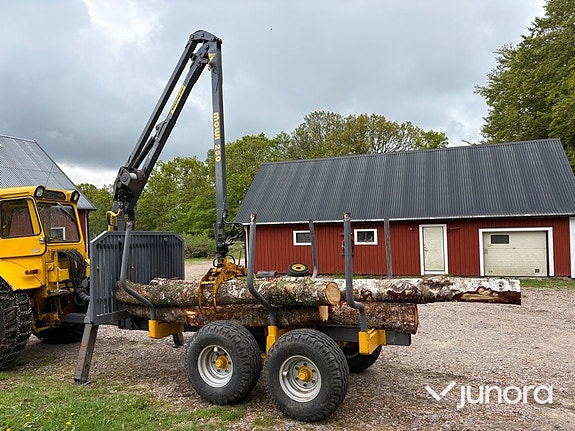 Traktor - Volvo BM 675 med Mowi 250 skogsvagn och kran 9 of 30