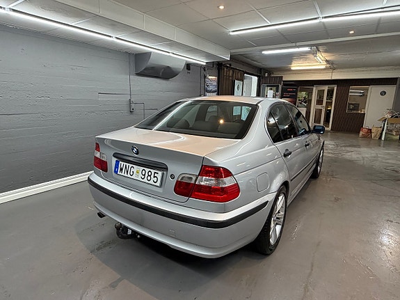 BMW 318i 5 of 5